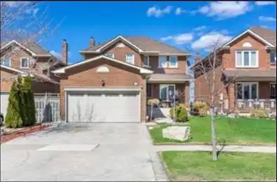 5291 Thornwood Drive Mississauga Ontario L4Z 3J3