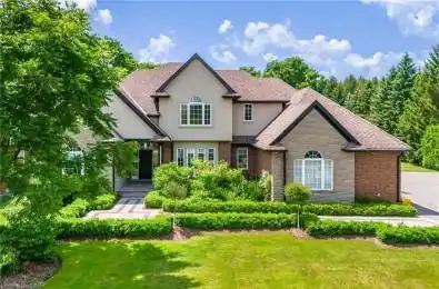 4 Deer View Ridge Puslinch Ontario N1H 6H9