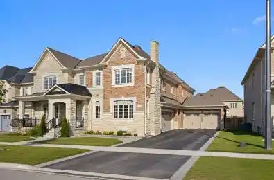 8 Markey Court Brampton Ontario L6P 4L1