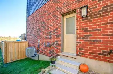 29 Maidens Crescent Unit# 2 Collingwood Ontario L9Y 5M3