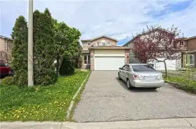 1527 Evenside Crescent Mississauga Ontario L5M 3Y3
