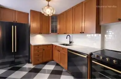 49 Queen Street Unit# 1004 Mississauga Ontario L5G 4N6