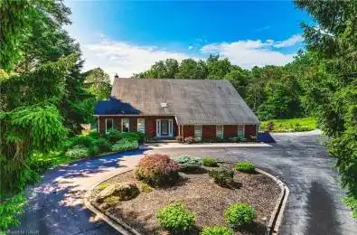 6 Iris Court Hamilton Ontario L0R 1H3