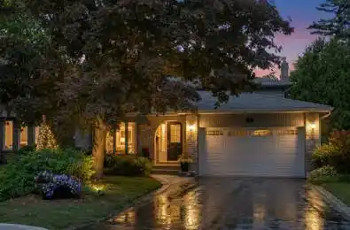 7 Banbury Court Aurora Ontario L4G 3M8