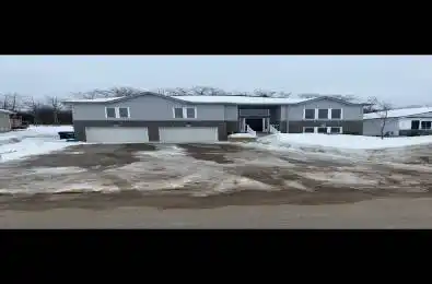 31 Ralph Dalton Boulevard Tay Ontario L0K 2A0