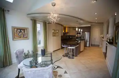 35 VANDERVOORT Drive Richmond Hill Ontario L4E 0C7