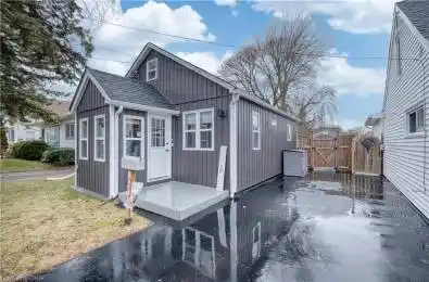 826 Pine Street Haldimand Ontario N1A 2M5