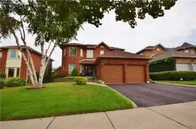 19 Willowbrook Drive Whitby Ontario L1R 1T3