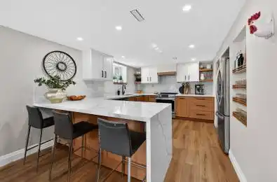 5418 ANTHONY Place Burlington Ontario L7L 3G8